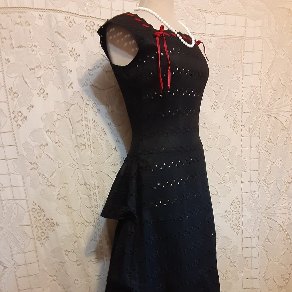 Vintage 1950s LOLITA Eyelet Taffeta Party Dress Size M - Picture 16 of 16